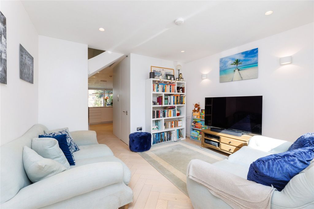 Property photo 2 of 16 Picture No. 19