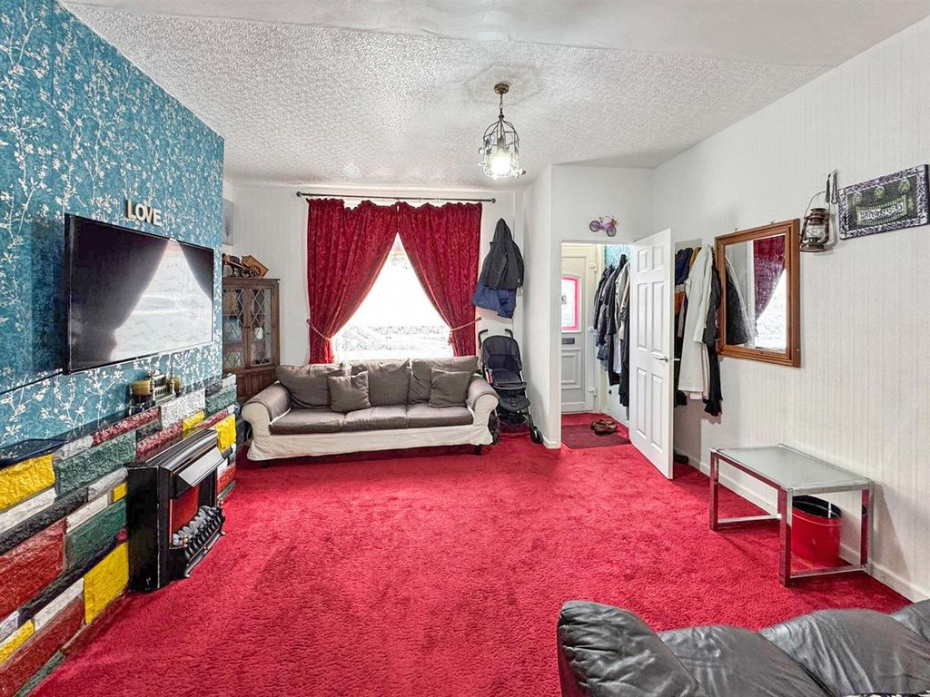 Property photo 3 of 12 Image00022.Jpg