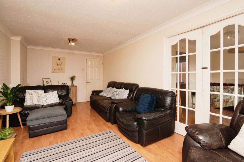 Property photo 3 of 19