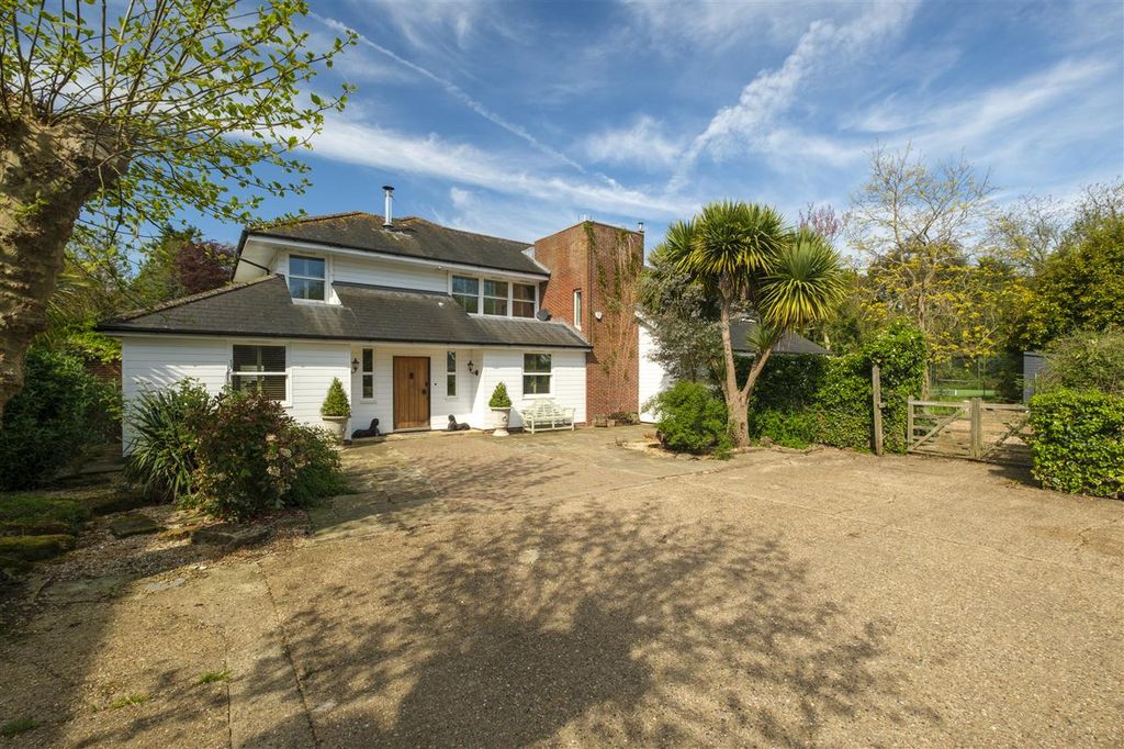 Property photo 3 of 31