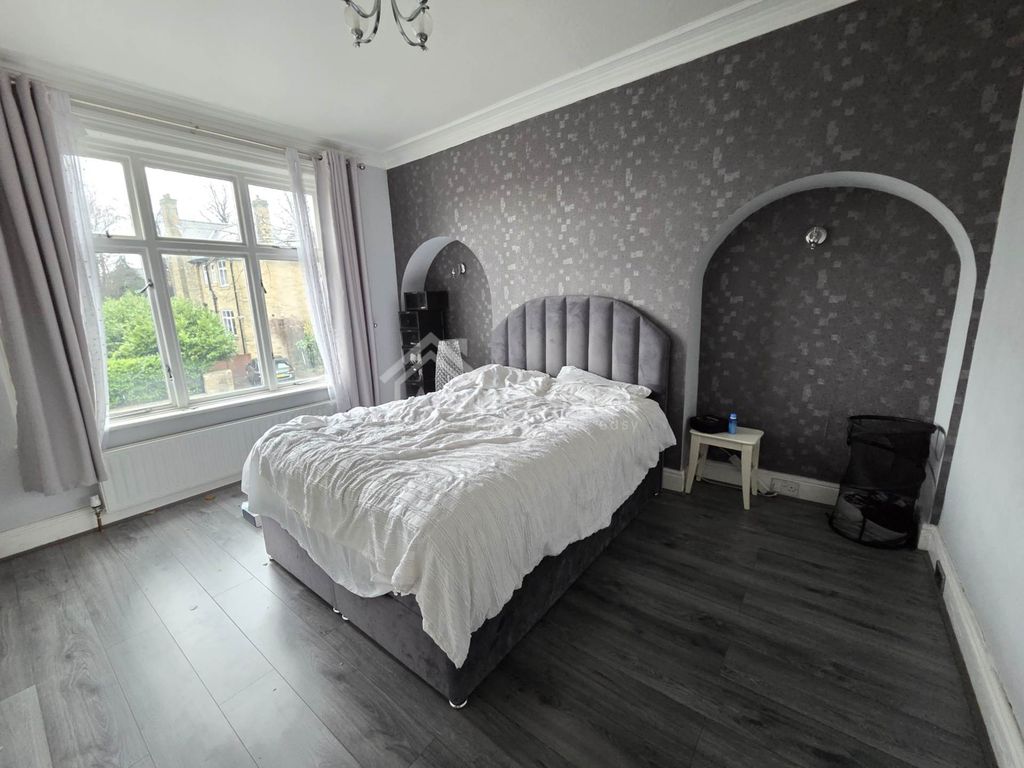 Additional image 8 of 4 bed detached house for saleNorthfield Road, Dewsbury WF13