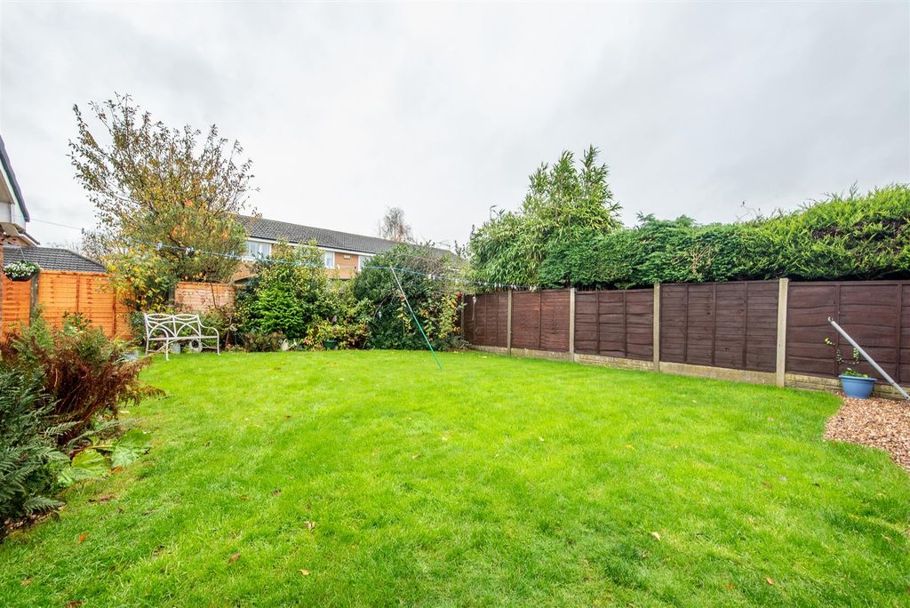 Property photo 2 of 24 Garden