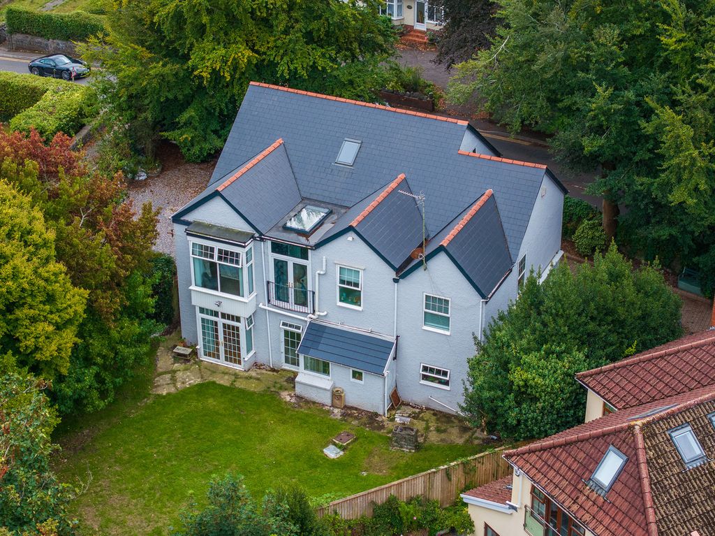 Property photo 3 of 49