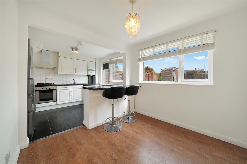 Property photo 3 of 11 49A Wickham Street - Bsfvycefmzugba27Etal.Jpg