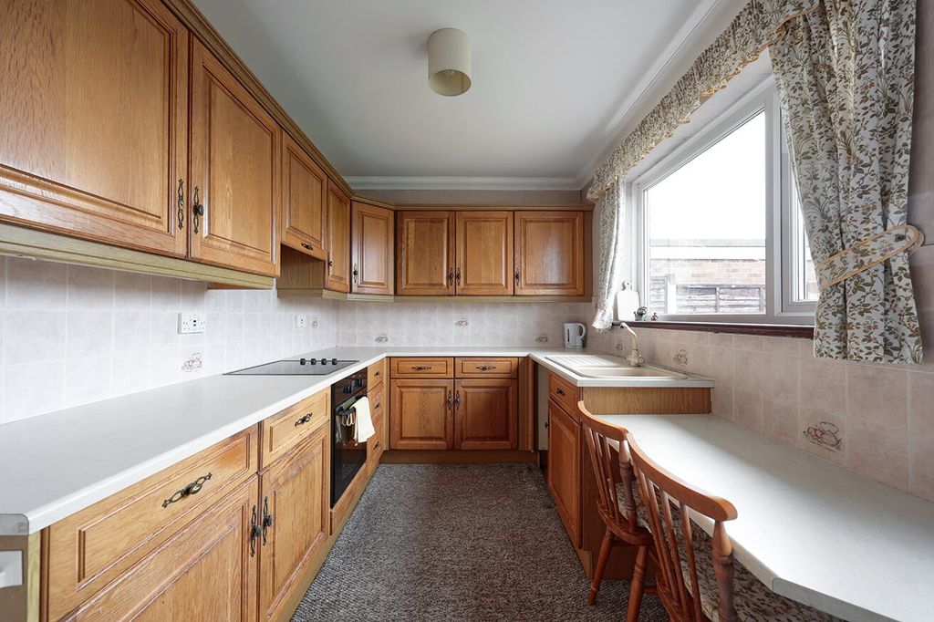 Property photo 3 of 18 4837676