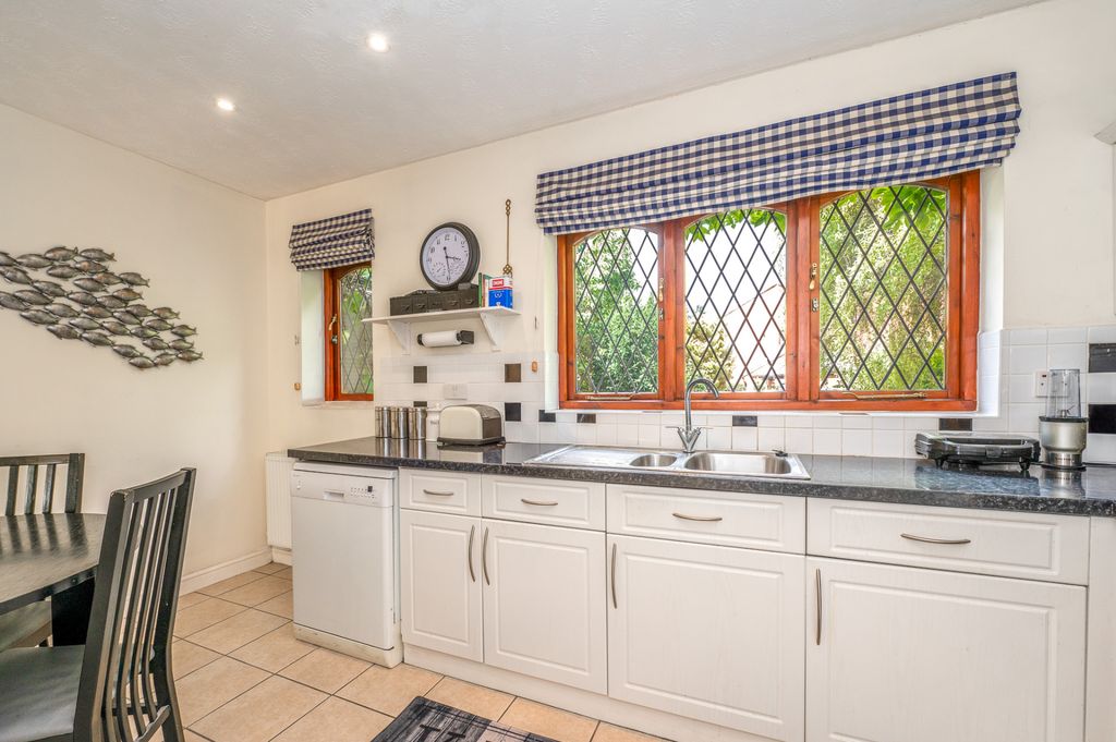 Property photo 3 of 17