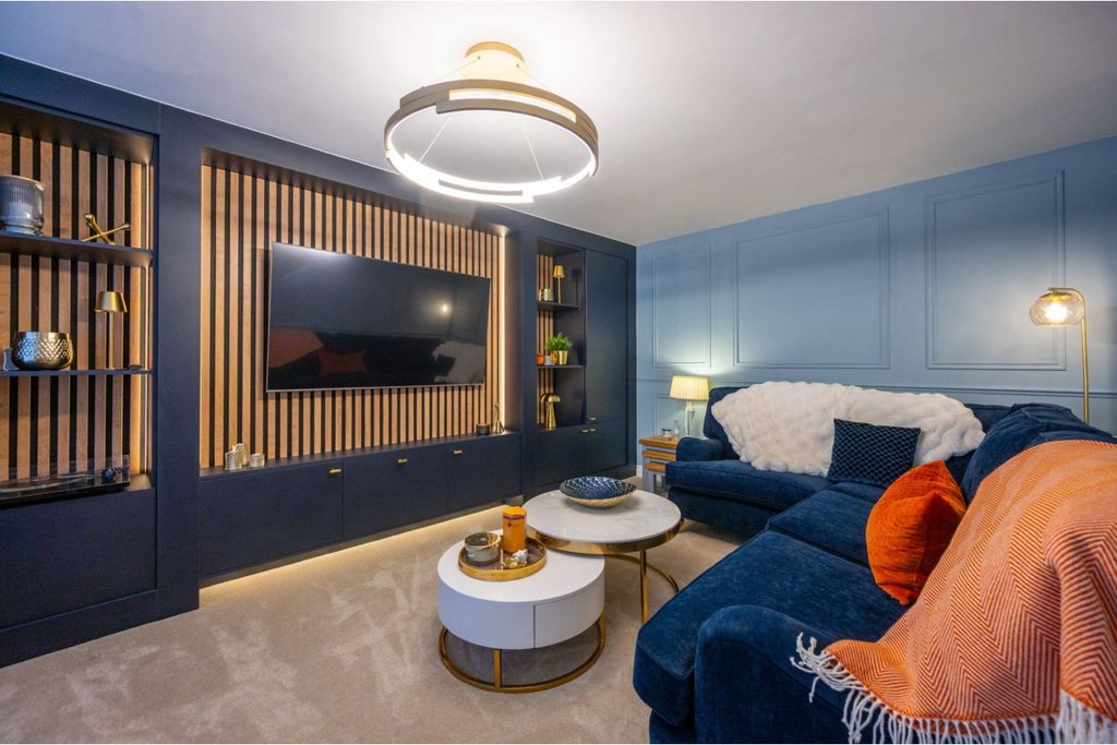 Property photo 2 of 18