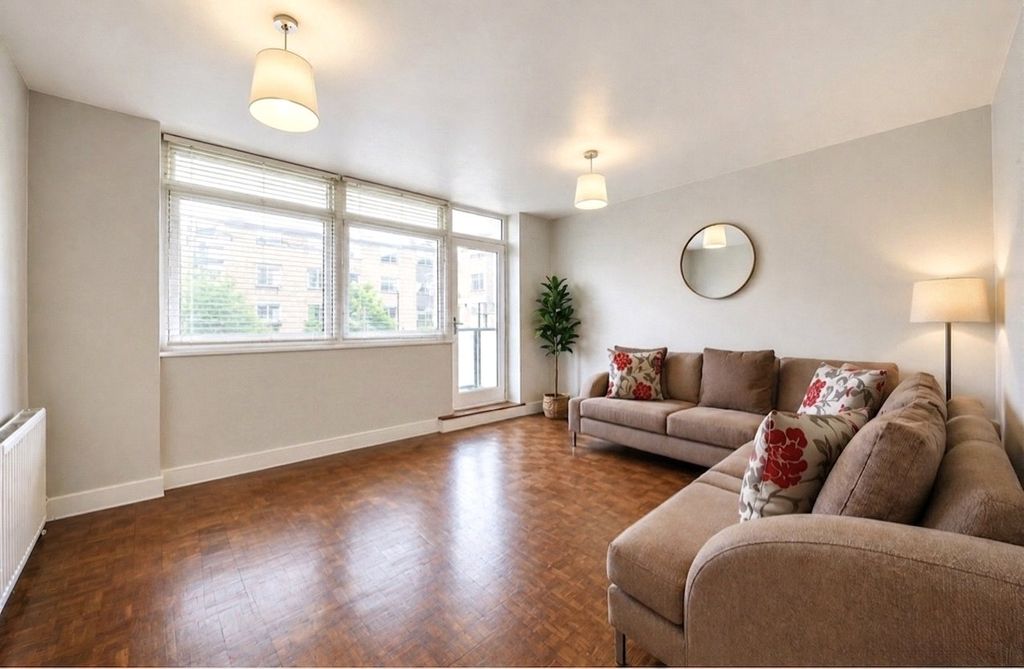 Property photo 3 of 11 Picture No. 29