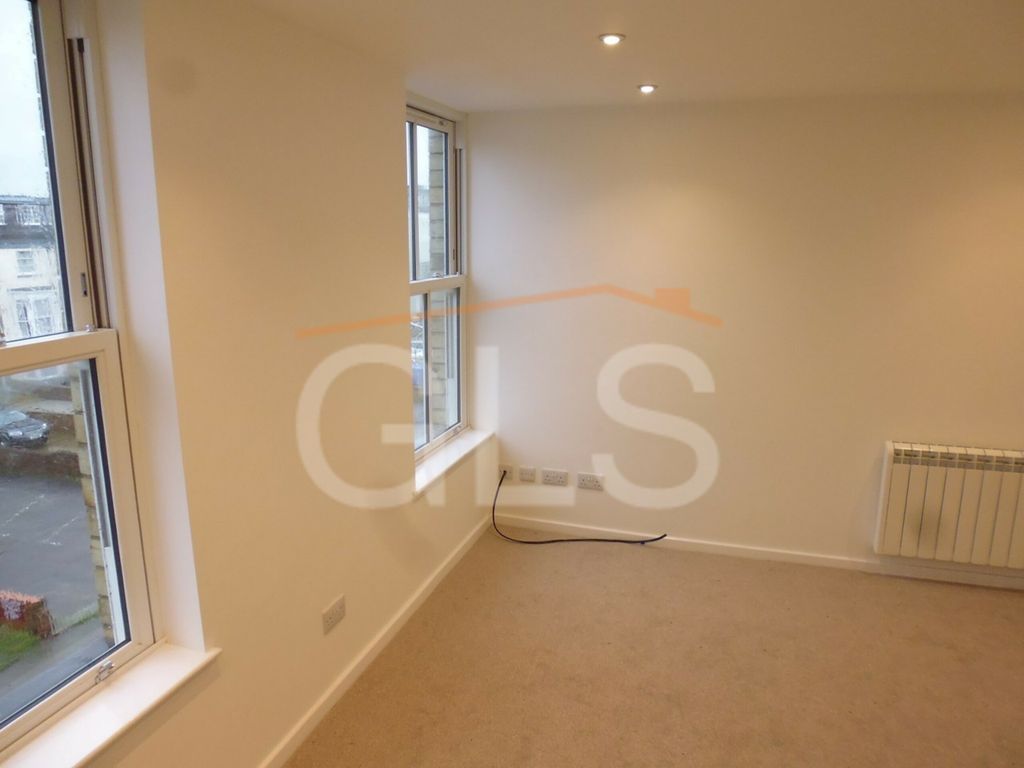 Property photo 2 of 6 Lounge.Jpg