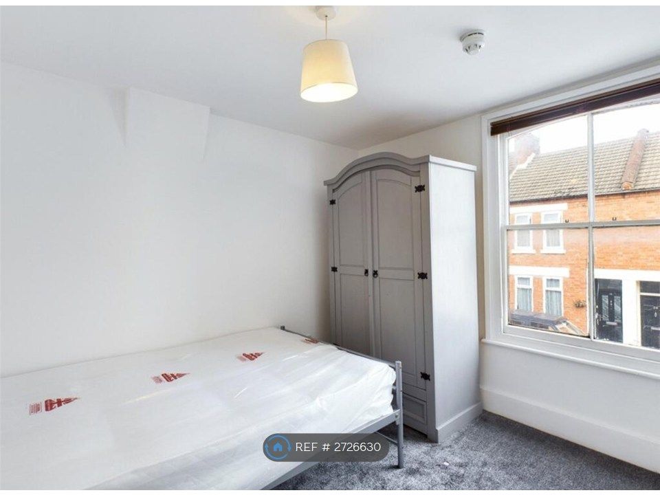 Property photo 1 of 7 Bedroom