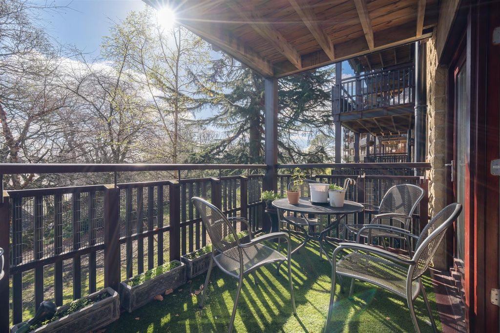 Property photo 2 of 16 Untitled (3 Of 17).Jpg