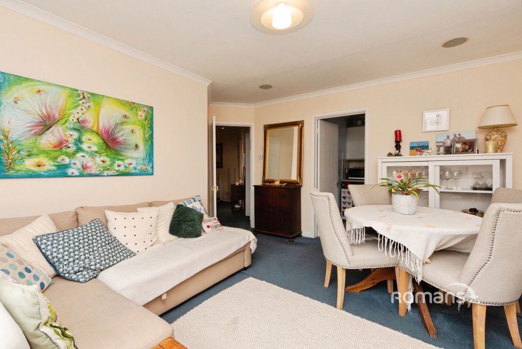 Property photo 2 of 11 Pbox-Img.Jpg