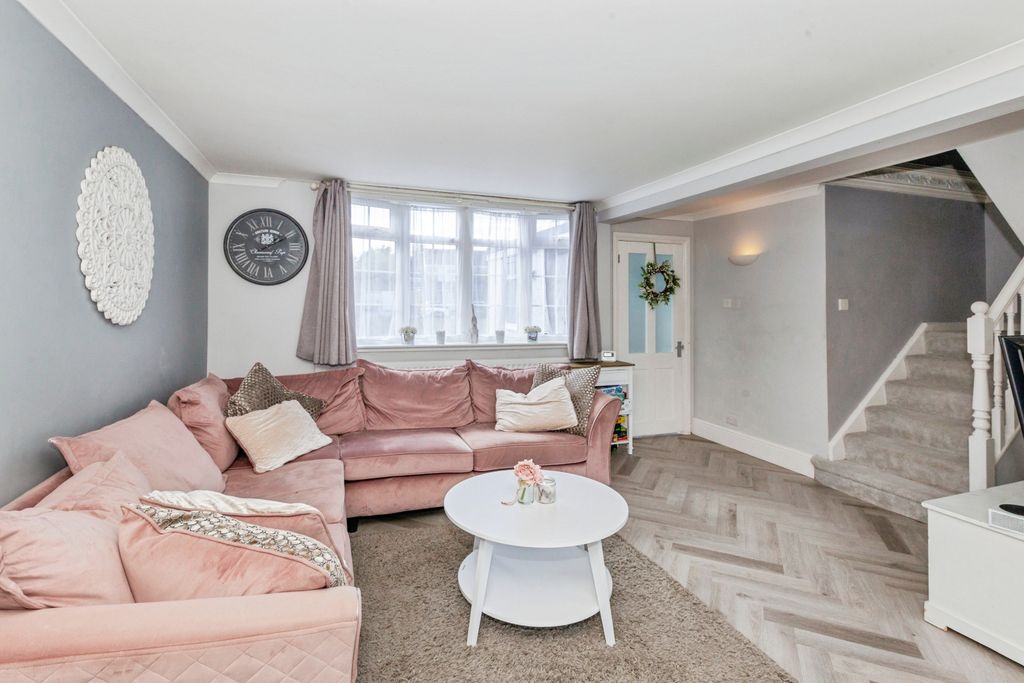 Property photo 3 of 20 Living Room