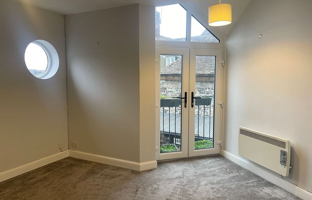 Property photo 2 of 7 Picture 2