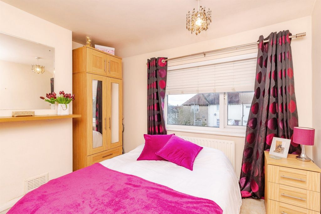 Property photo 3 of 20