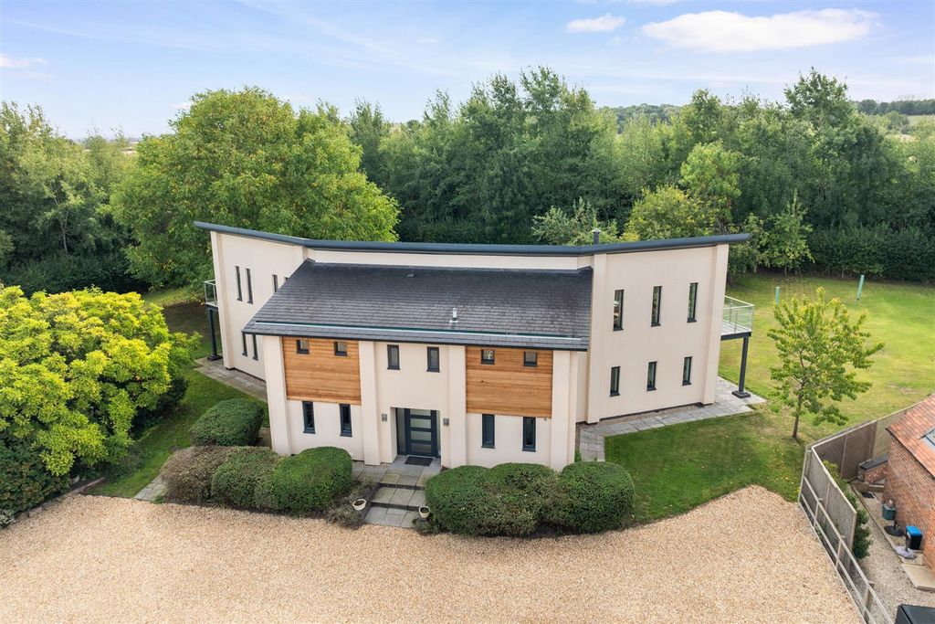 Property photo 1 of 30