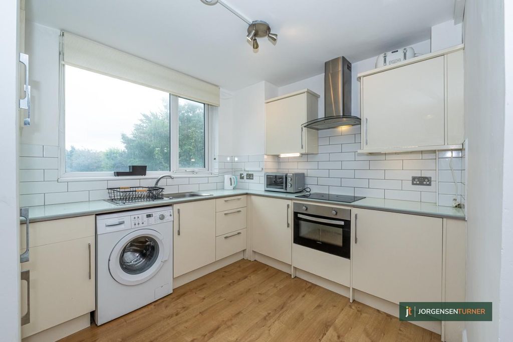 Property photo 3 of 12 Shackleton Court 8-004 Lr - Jt.Jpg