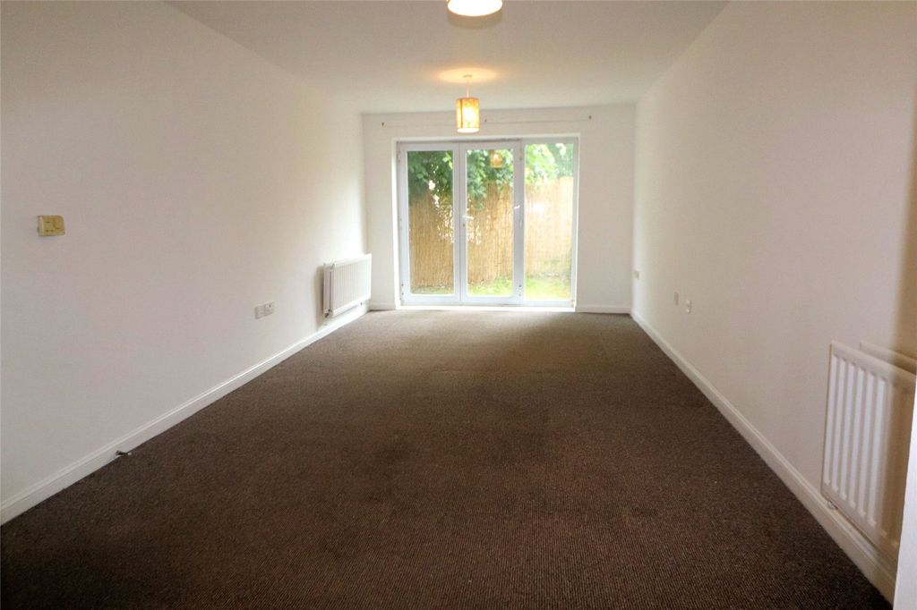 Property photo 2 of 9 Picture No. 21
