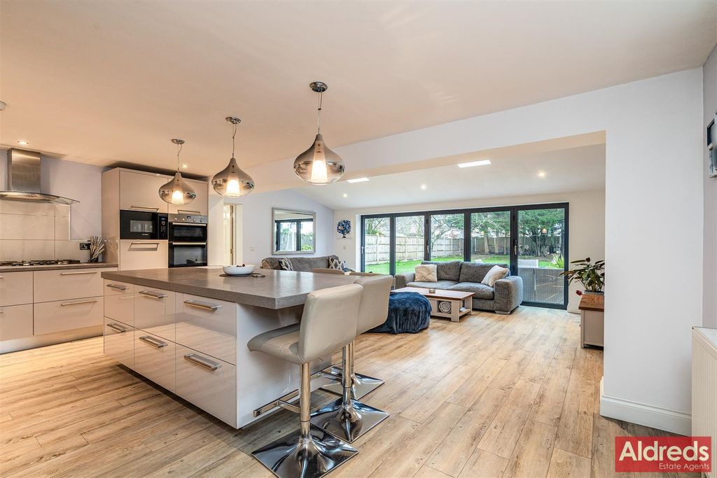 Property photo 3 of 20 Kitchen 1.Jpg