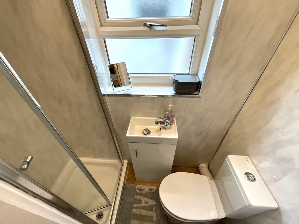 Property photo 3 of 6