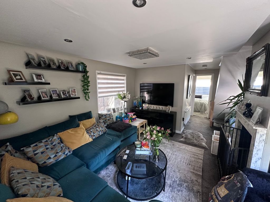 Property photo 2 of 13 Img_1397