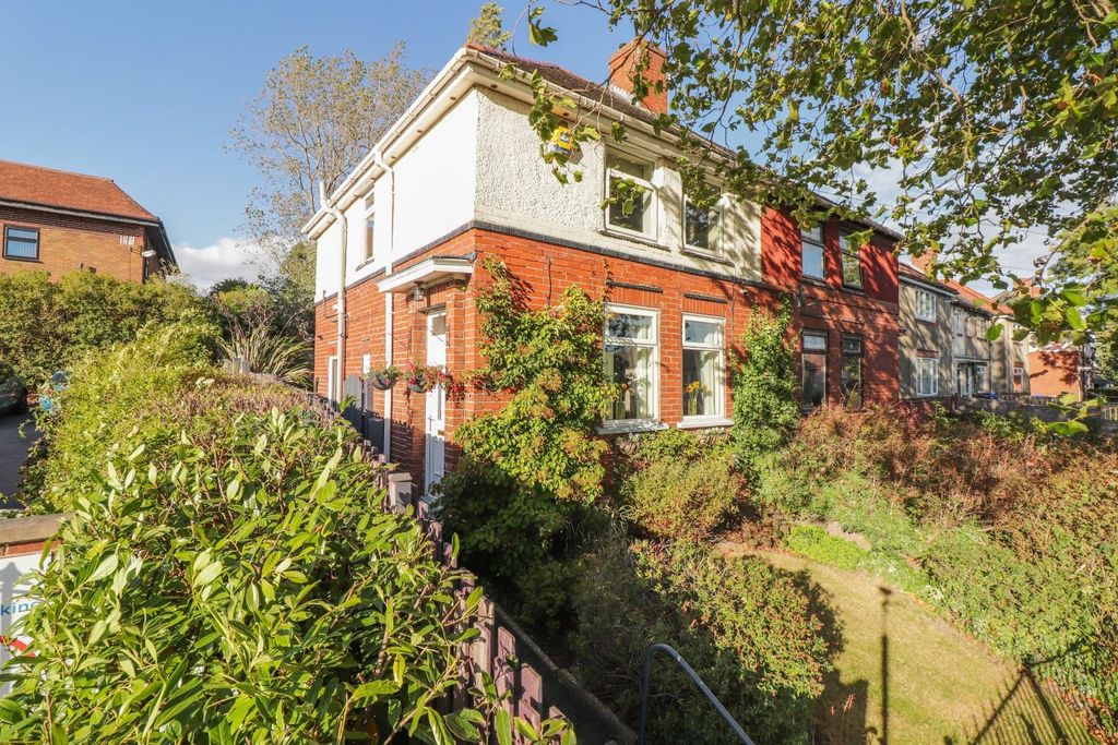 Property photo 1 of 32 Img_8517_1.Jpg