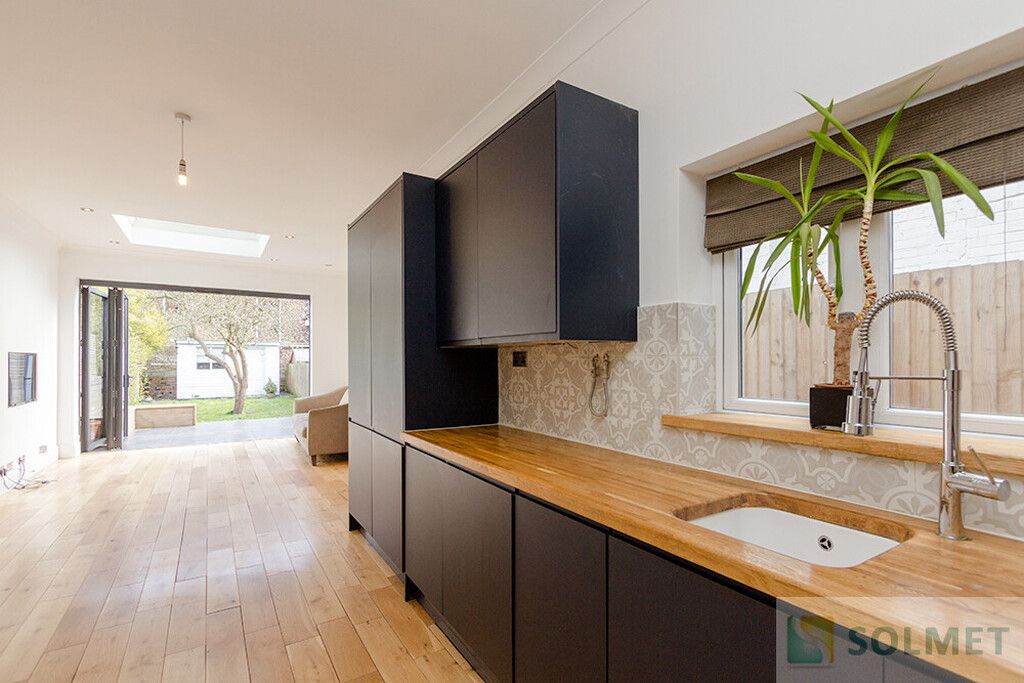 Property photo 1 of 10 4
