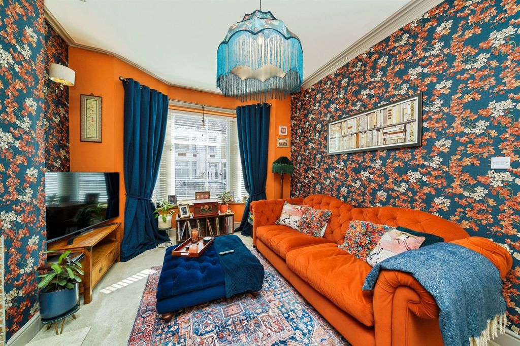 Property photo 3 of 19