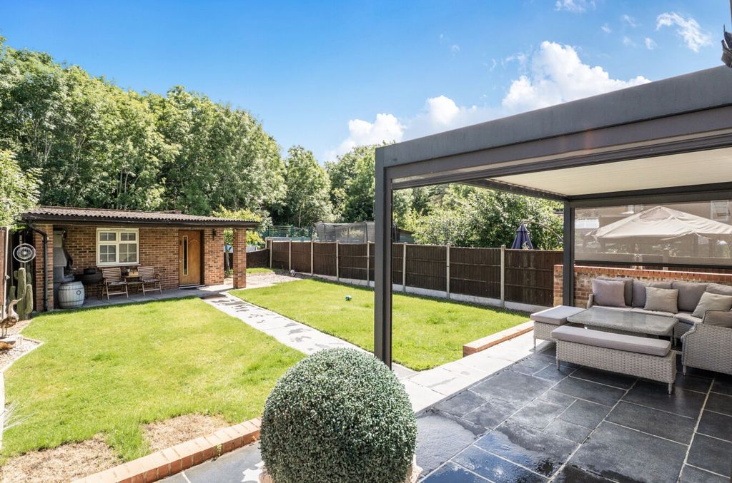 Property photo 1 of 21 1471405-1-6A28627...