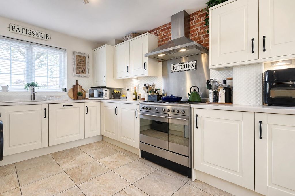 Property photo 2 of 38 Kitchen Diner