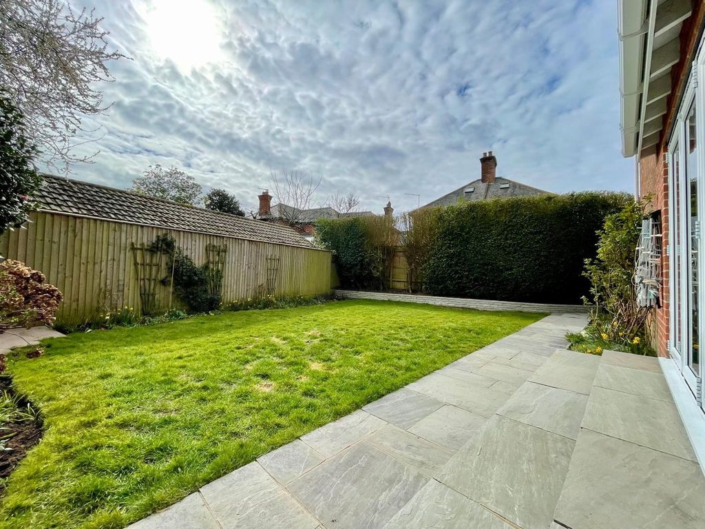 Property photo 2 of 26