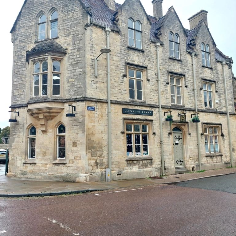 Property photo 1 of 7