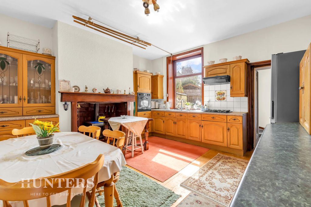 Property photo 2 of 23 Kitchen