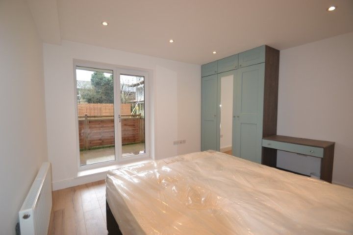 Property photo 1 of 8 Room With Garden