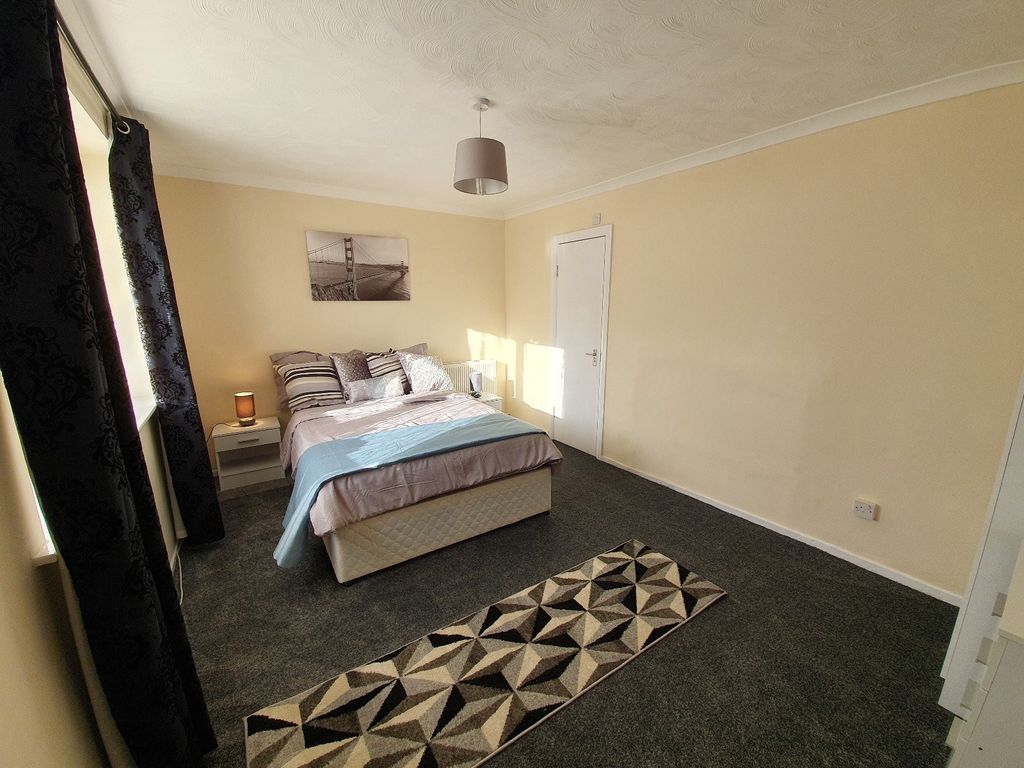 Property photo 1 of 6 Room