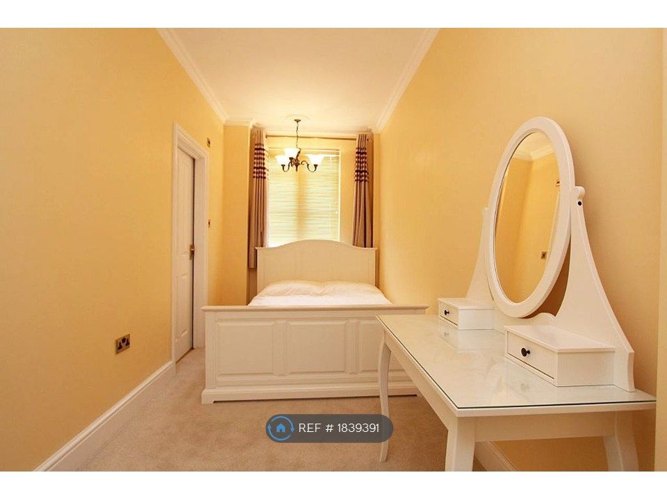 Property photo 3 of 25 Bedroom 2