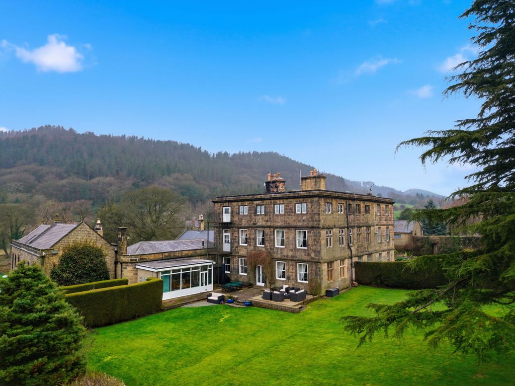 Property photo 1 of 64