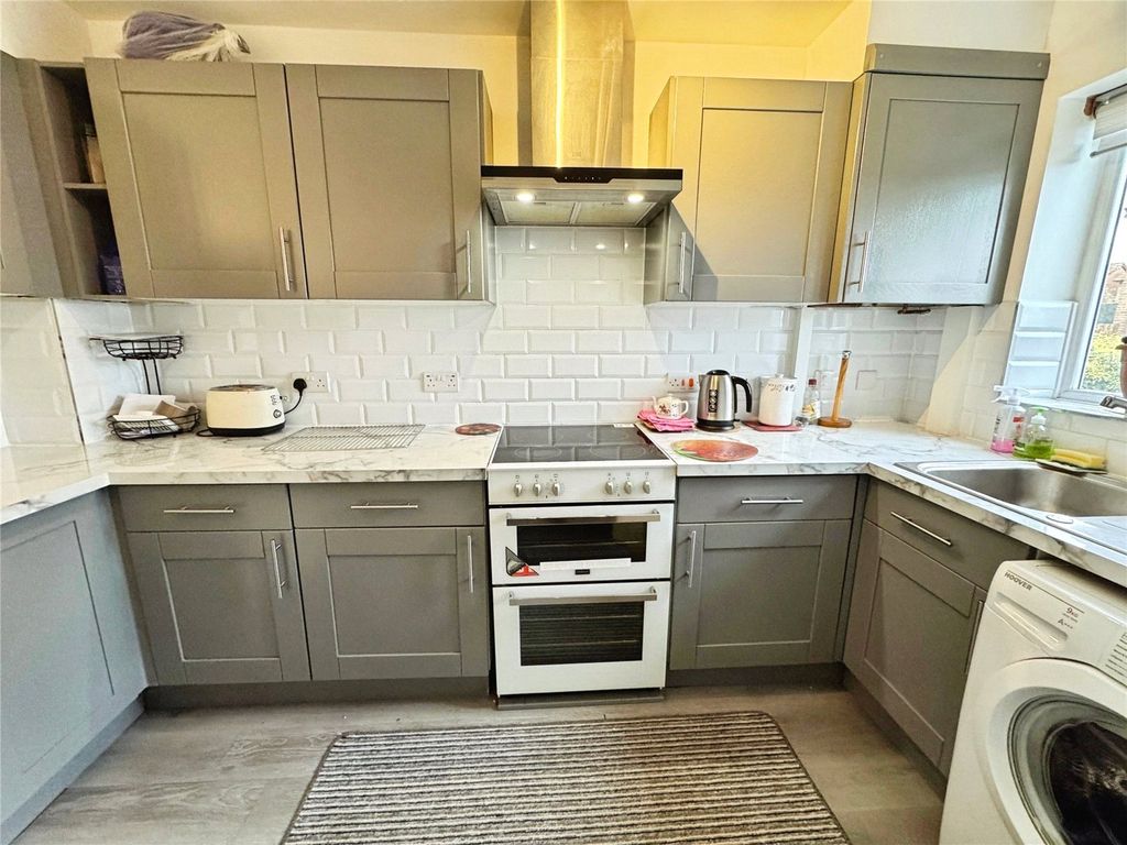 Property photo 3 of 16 Picture No. 13