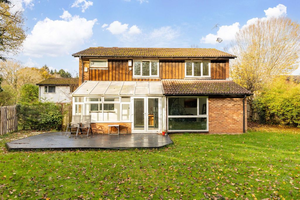 Property photo 1 of 32