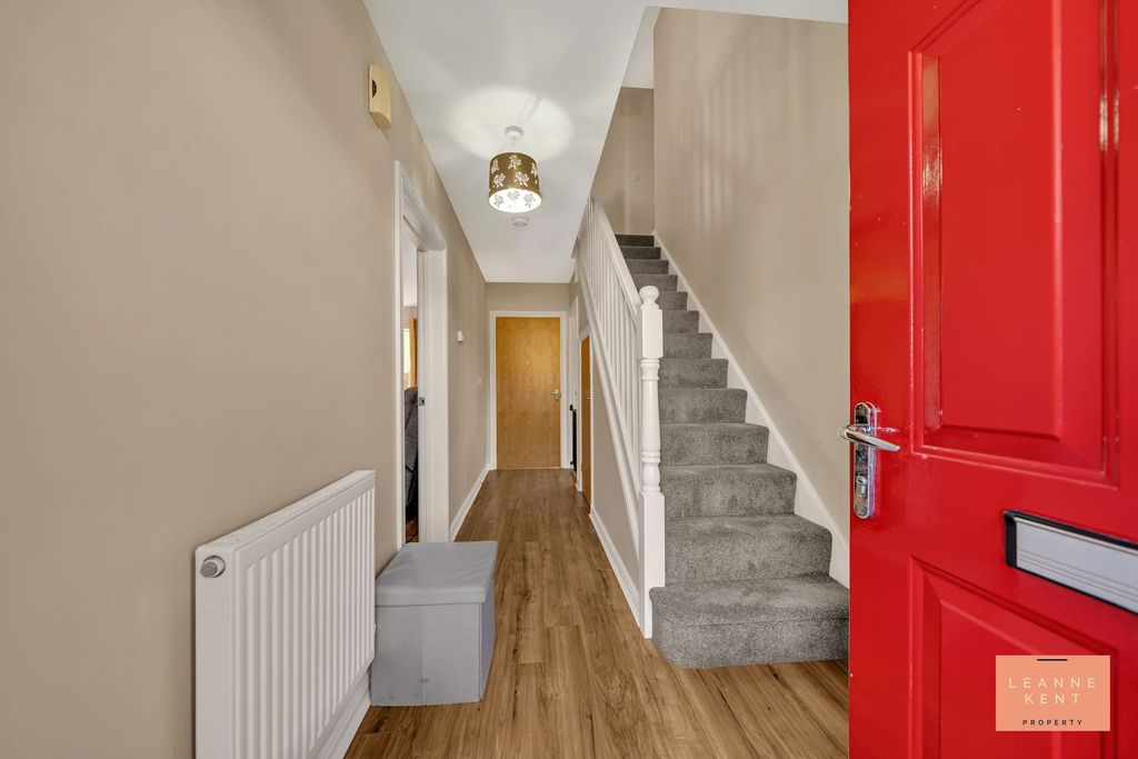 Property photo 2 of 39
