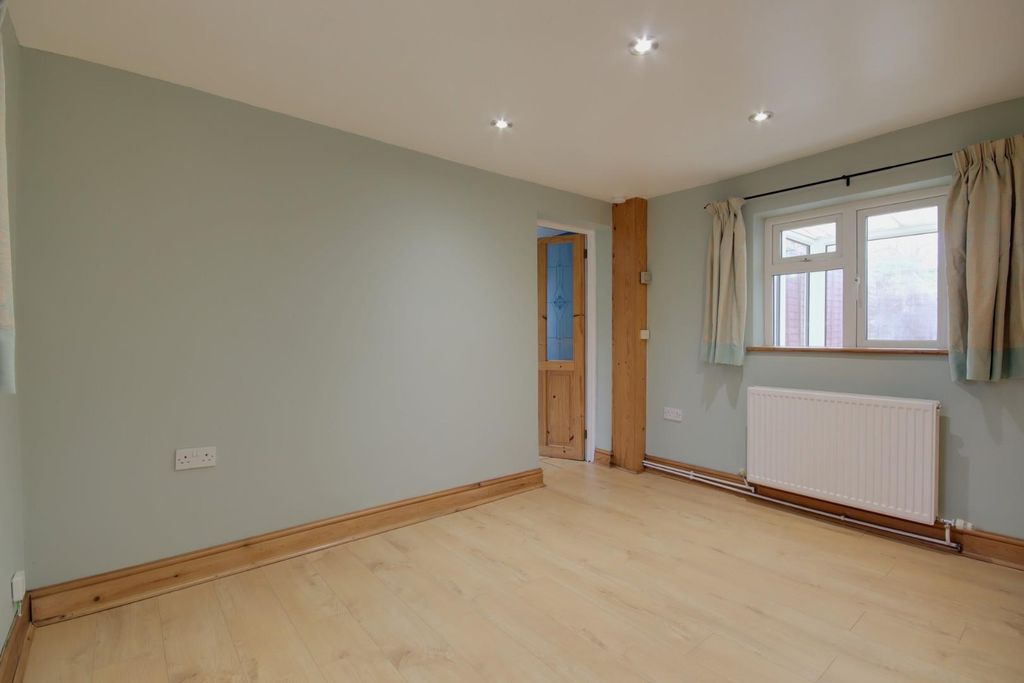 Property photo 3 of 11 Living Room