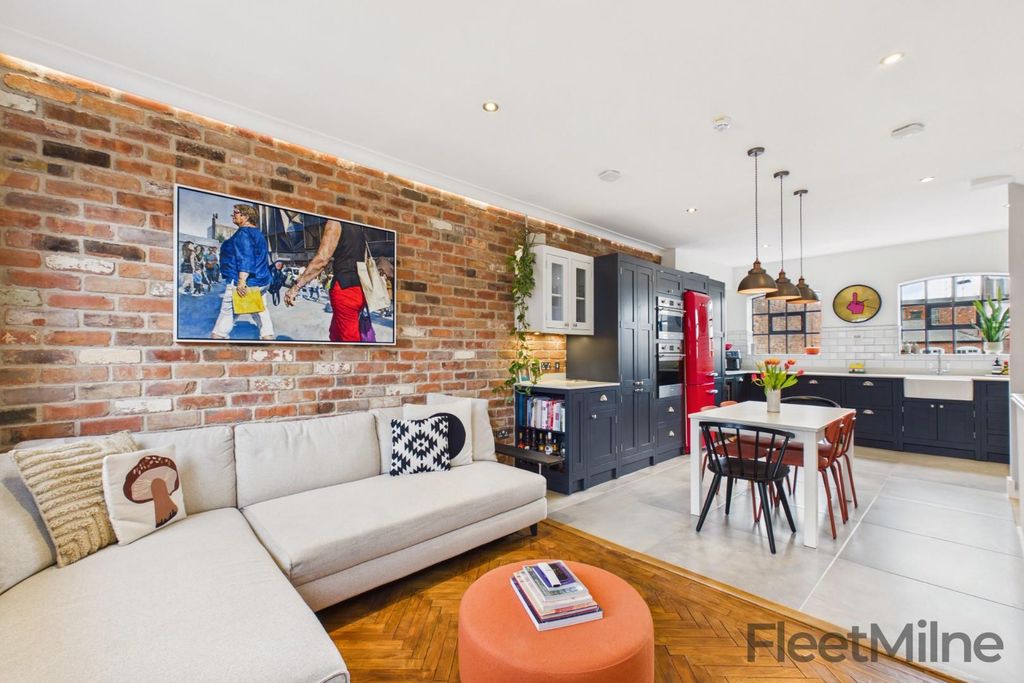 Property photo 1 of 31 Open Plan Living/Dining Room With Kitchen