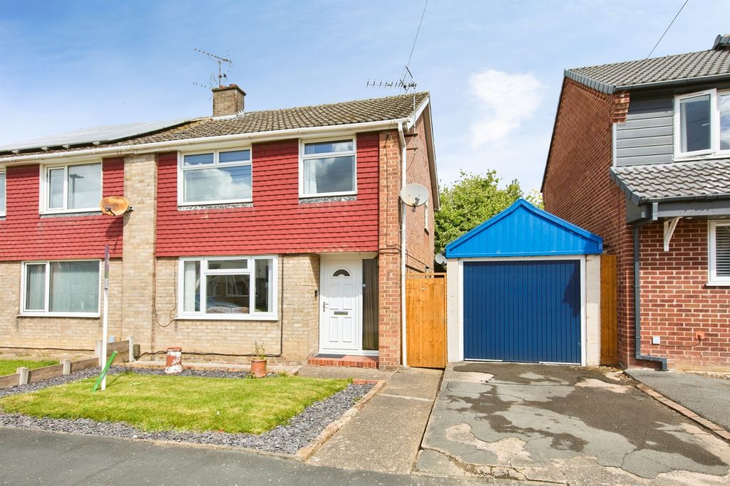 Property photo 1 of 17