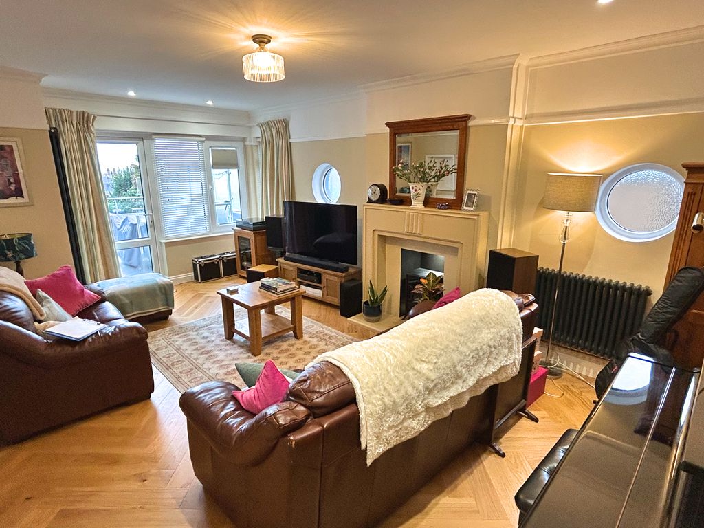 Property photo 3 of 26