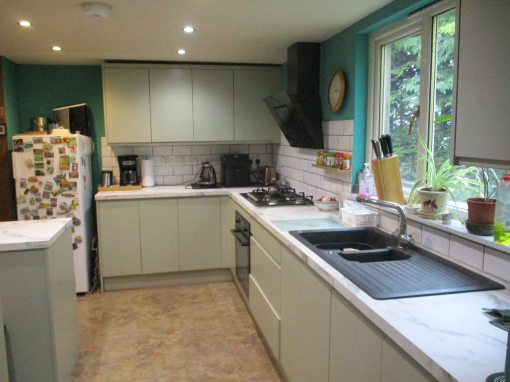 Property photo 3 of 46