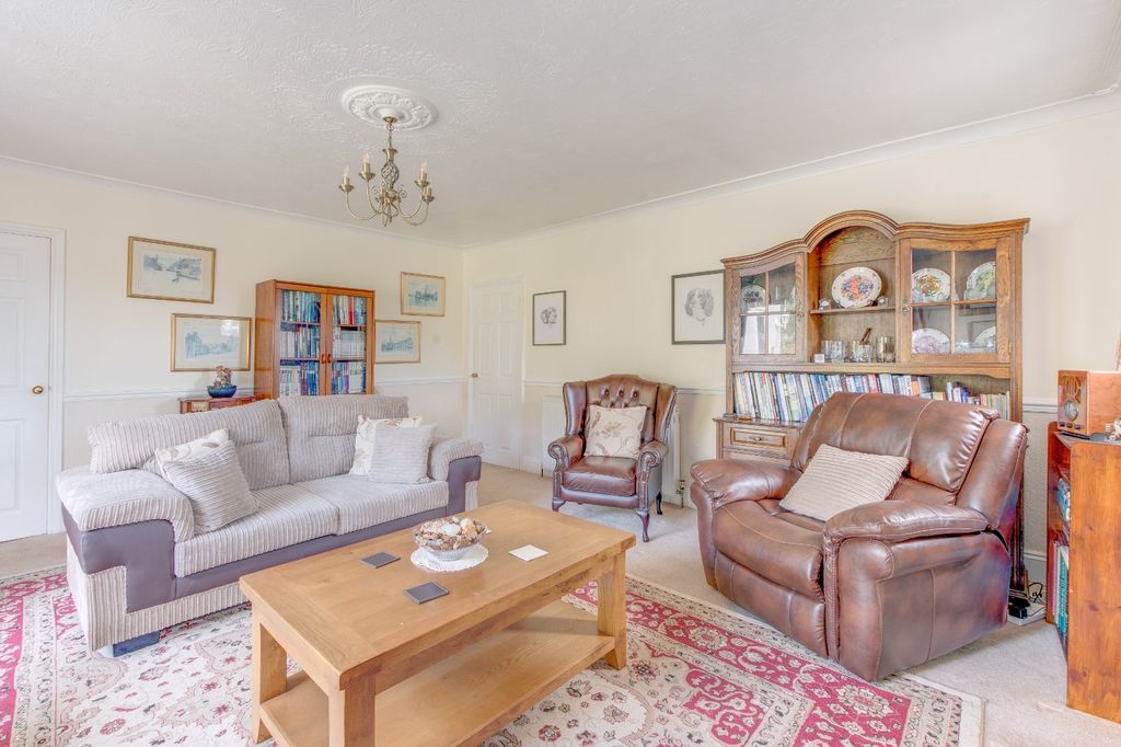 Property photo 3 of 16 Picture No. 11
