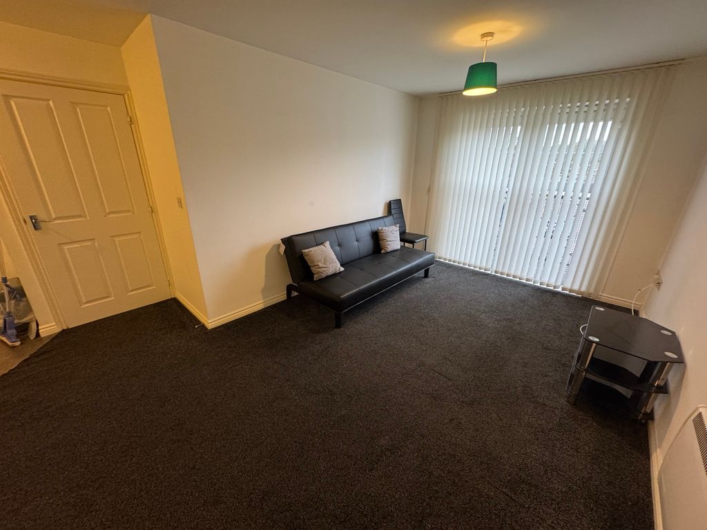 Property photo 2 of 12 1