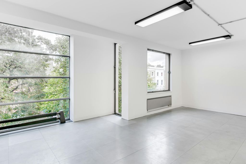 Property photo 3 of 7 Notting Dale 12.Jpg