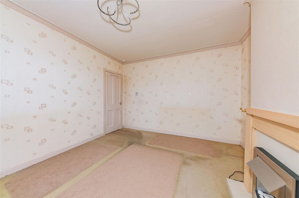 Property photo 3 of 15 4 Wetherby Place Dundee-7.Jpg