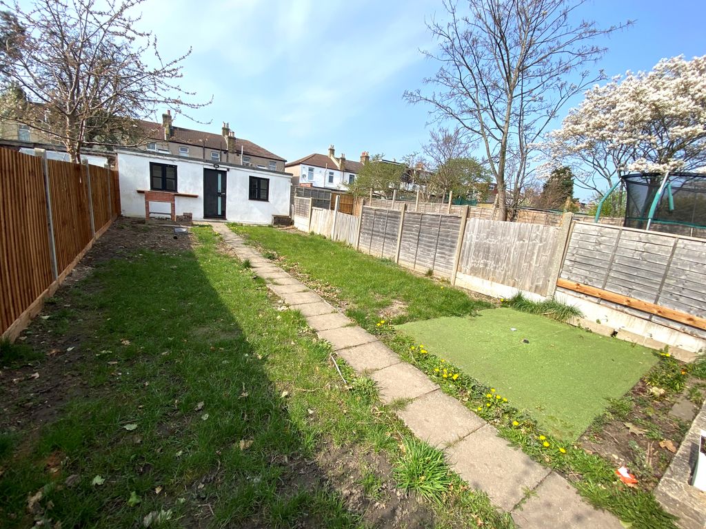 Property photo 3 of 9